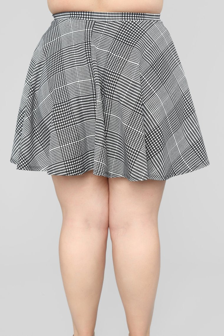 Plaid You Along Circle Skirt - Black/White - jameswhite001