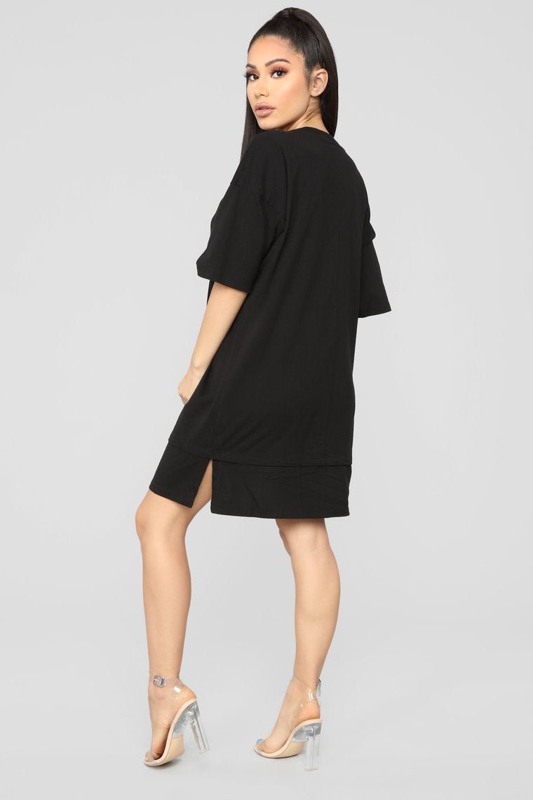 Boxed In Oversize T-Shirt Dress - Black - jameswhite001