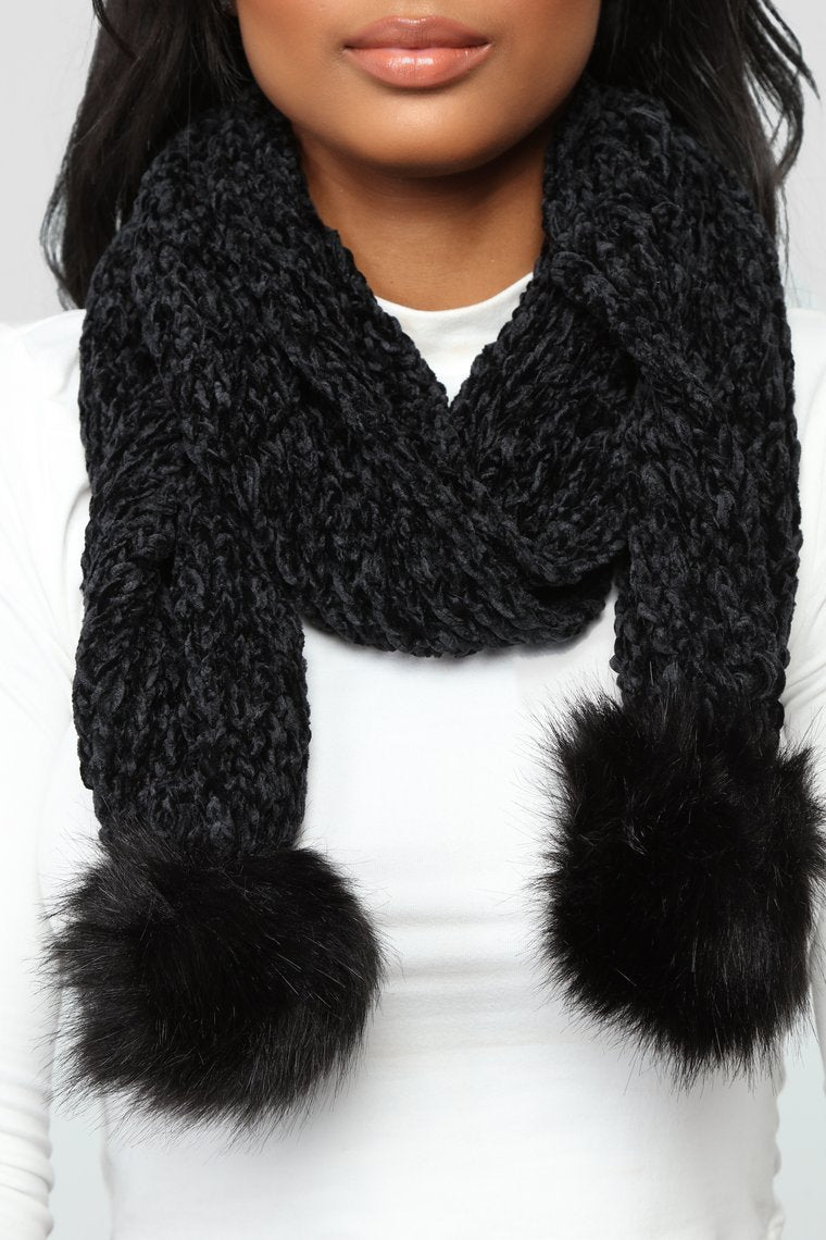 Chenille And Feel Scarf - Black - jameswhite001