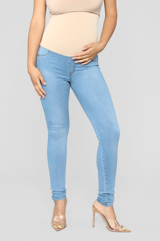 Classic Fit High Rise Skinny Maternity Jeans - Light Wash - jameswhite001