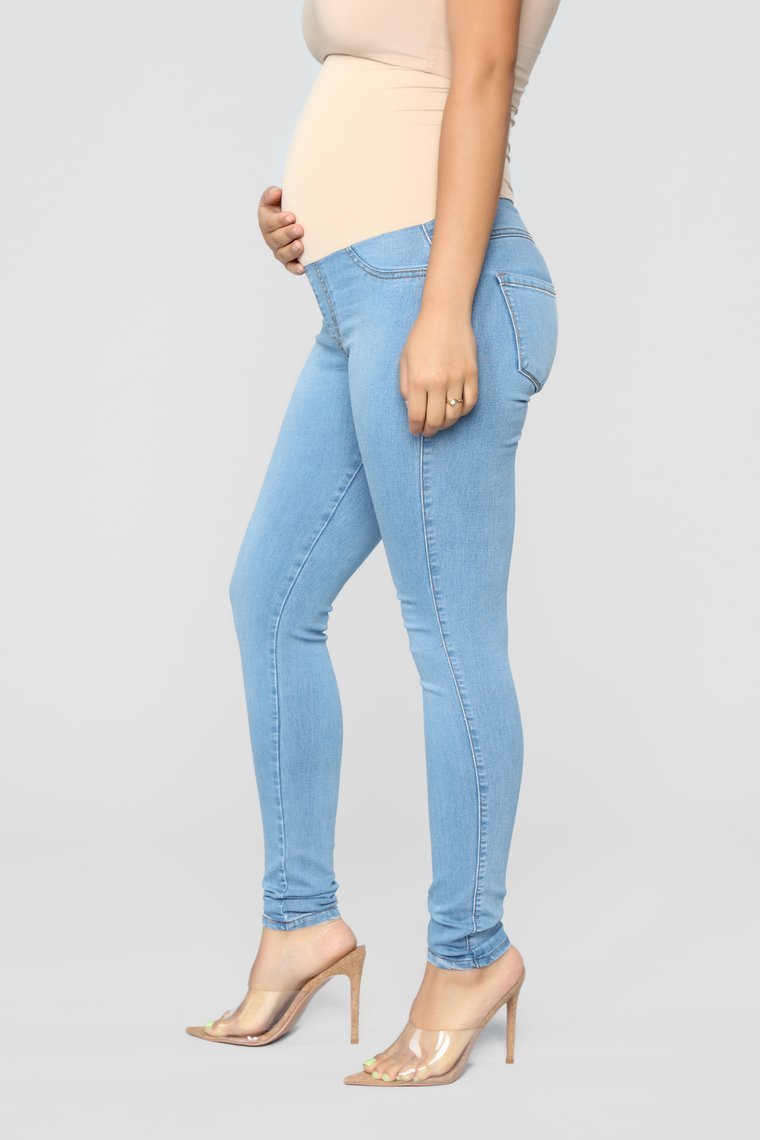 Classic Fit High Rise Skinny Maternity Jeans - Light Wash - jameswhite001