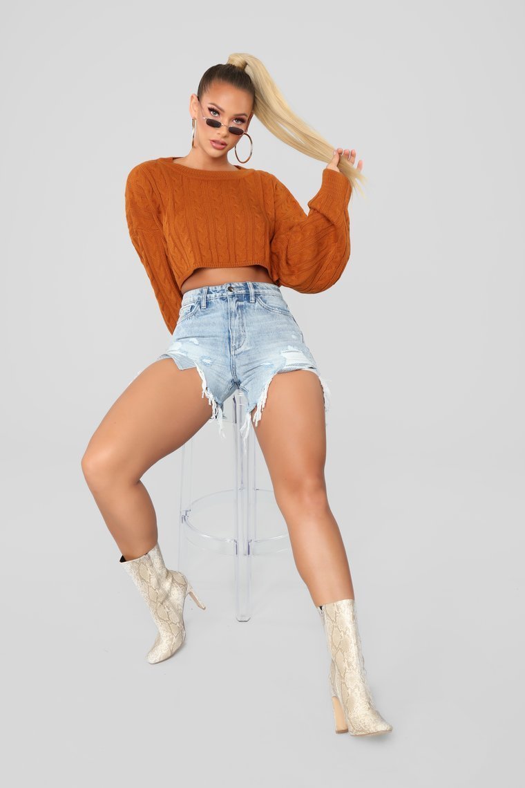 Daisy Distressed Boyfriend Shorts - Light Blue Wash - jameswhite001