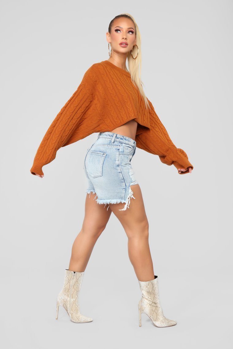 Daisy Distressed Boyfriend Shorts - Light Blue Wash - jameswhite001