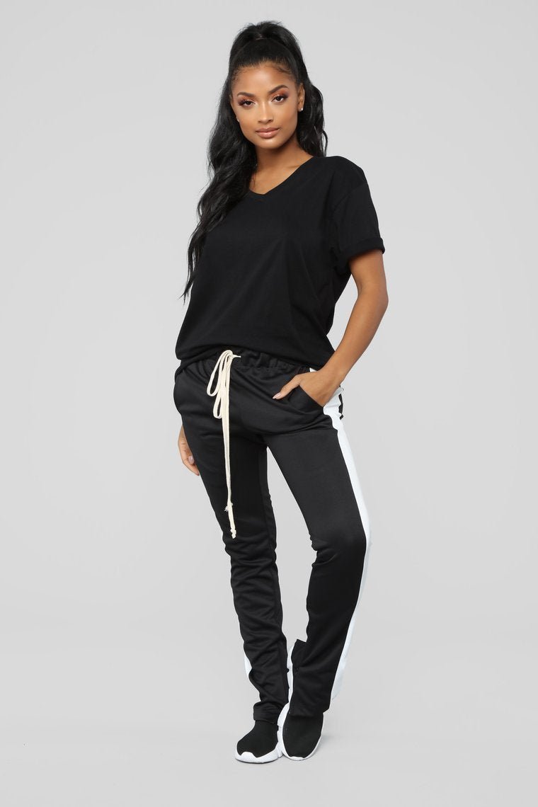 Essential V Neck Tee - Black - jameswhite001