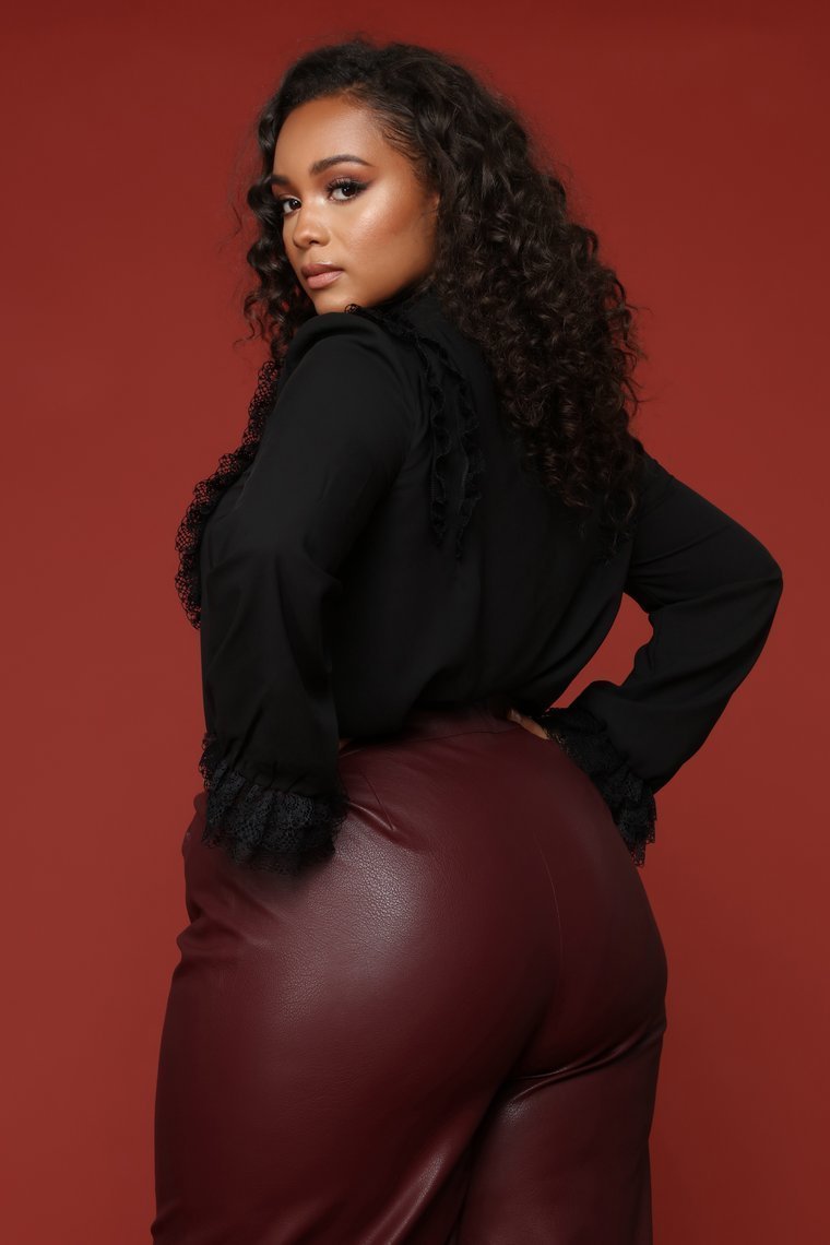 Everywhere I Go Top - Black - jameswhite001