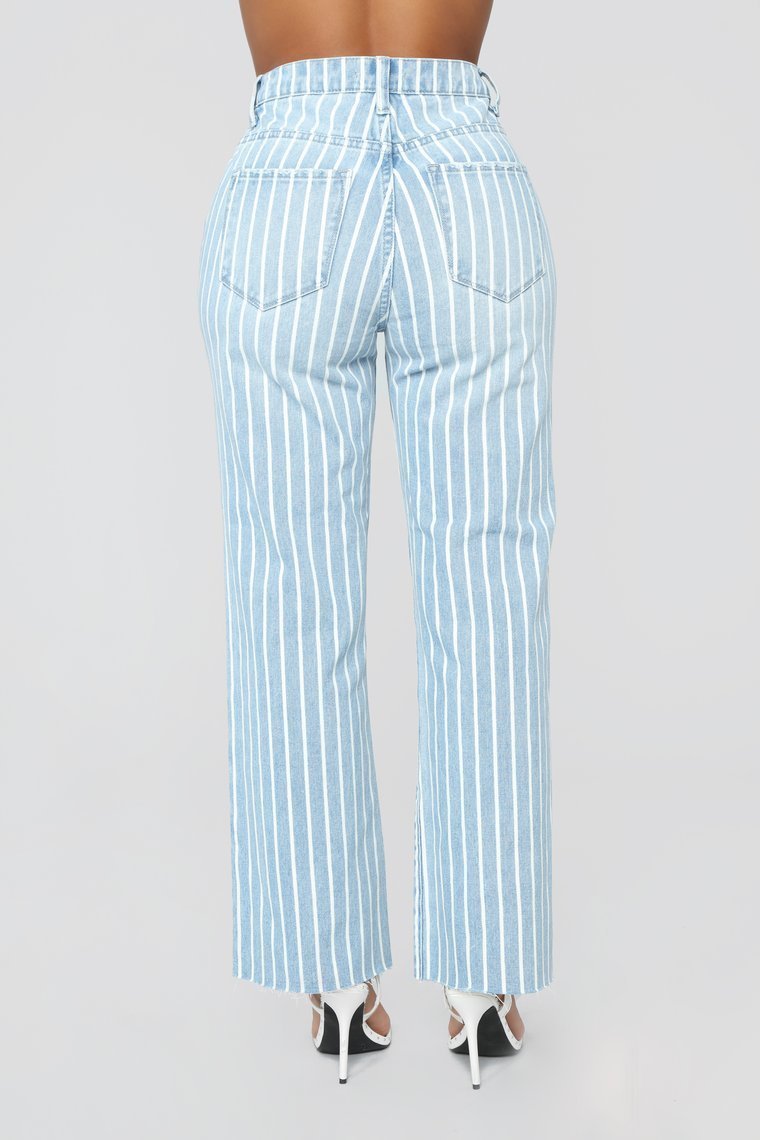 Hamptons Weekend High Rise Jeans - Light Blue Wash - jameswhite001