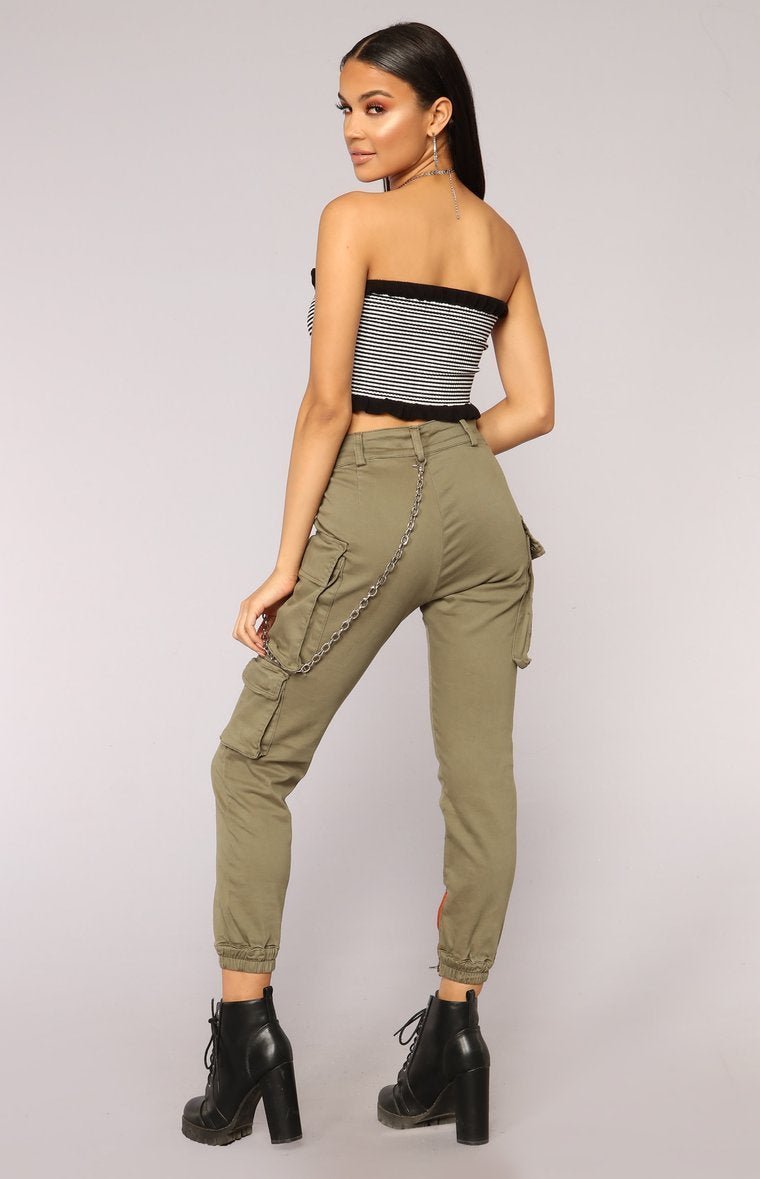 Love Me Blind Sleeveless Sweater - Black - jameswhite001