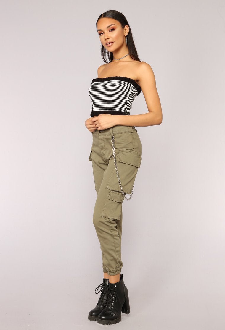 Love Me Blind Sleeveless Sweater - Black - jameswhite001