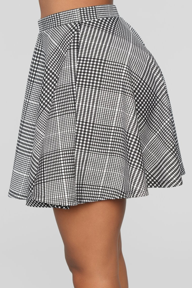 Plaid You Along Circle Skirt - Black/White - jameswhite001