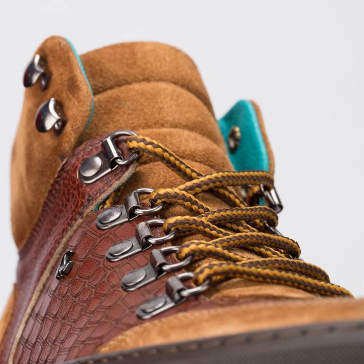 VICTORIA – LEATHER & SUEDE MIXED TOBACCO - jameswhite001