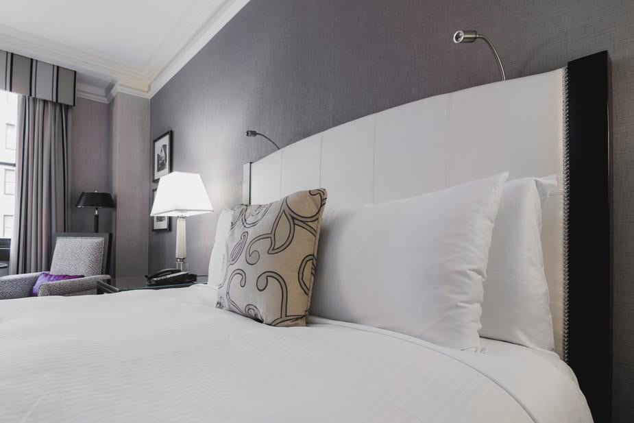 White Bed Clothes - jameswhite001